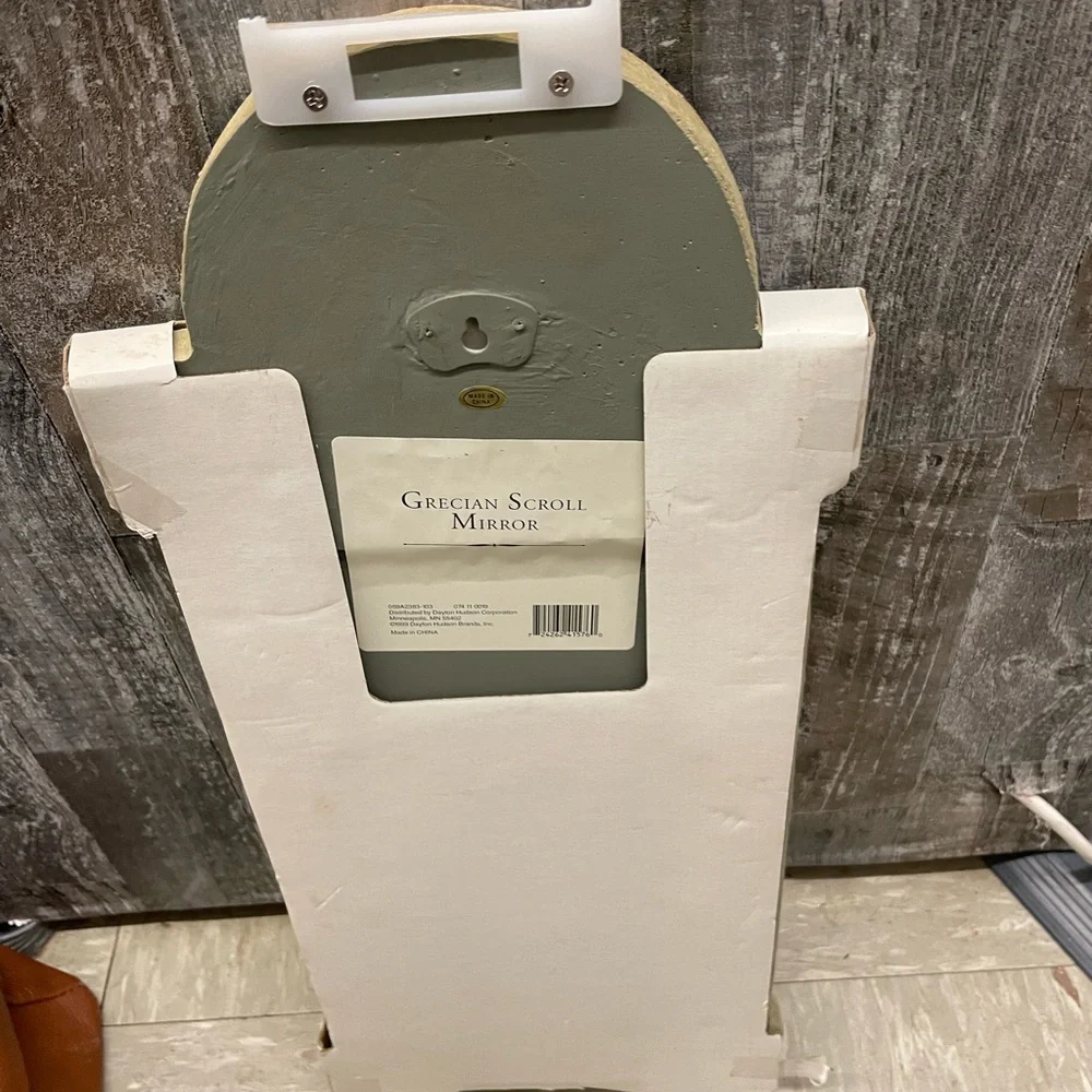 ‼️Flash Sale‼️NWT 1999 Grecian Scroll Mirror Hanging Wall Decor